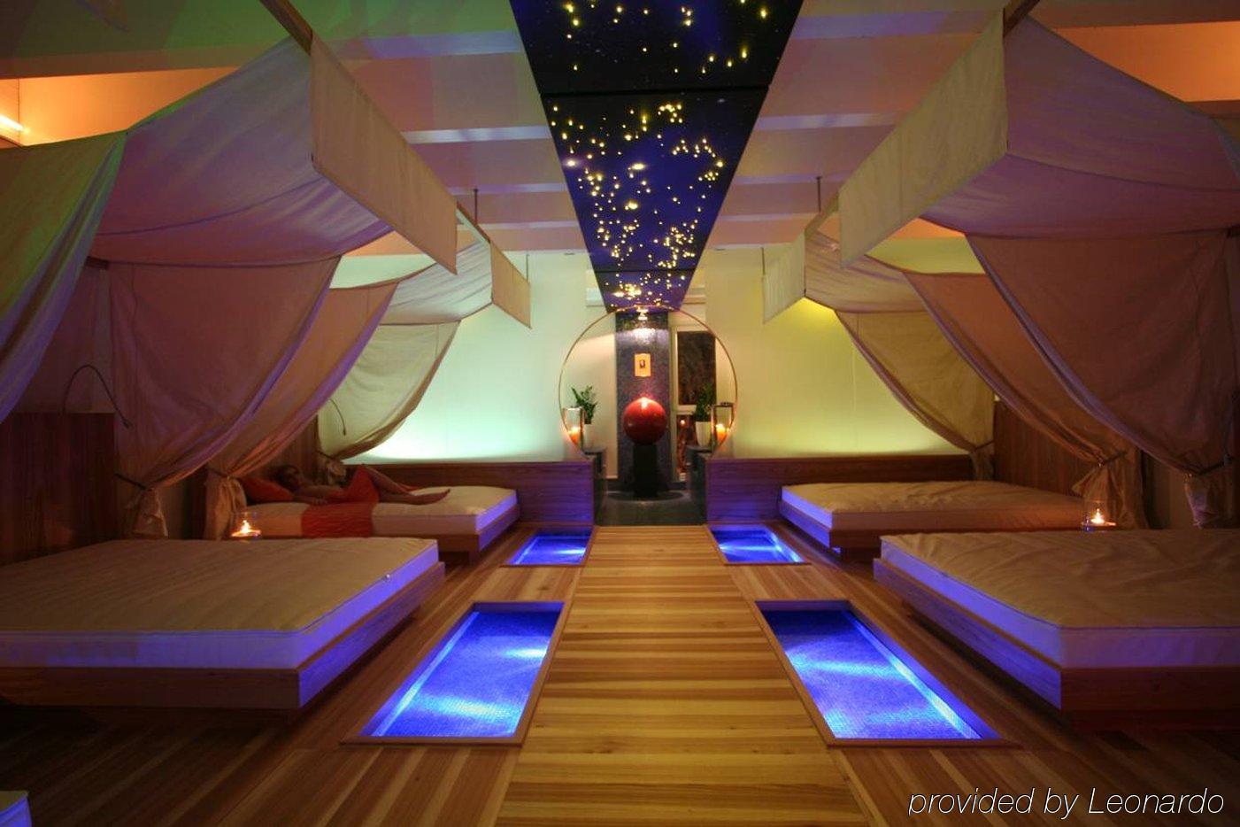 Posthotel Holiday Villa 阿罗萨 设施 照片