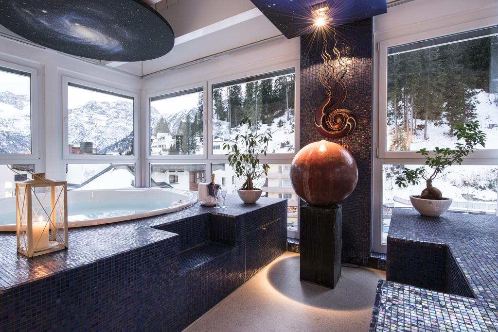 Posthotel Holiday Villa 阿罗萨 外观 照片