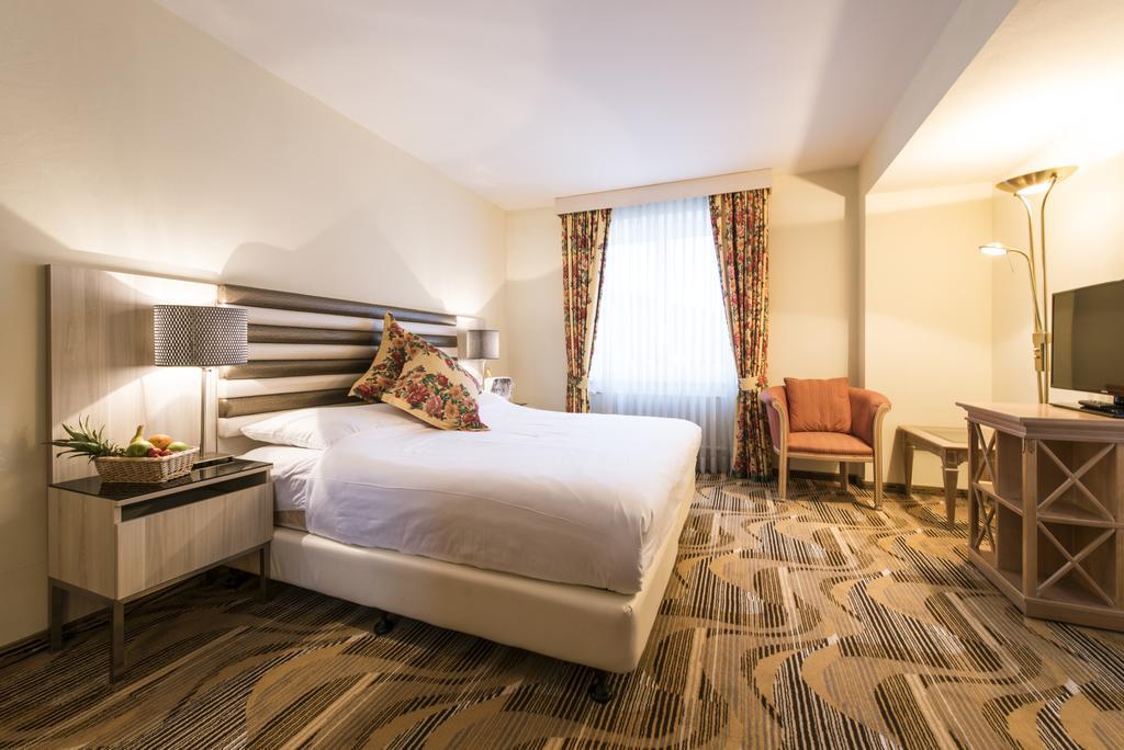 Posthotel Holiday Villa 阿罗萨 外观 照片