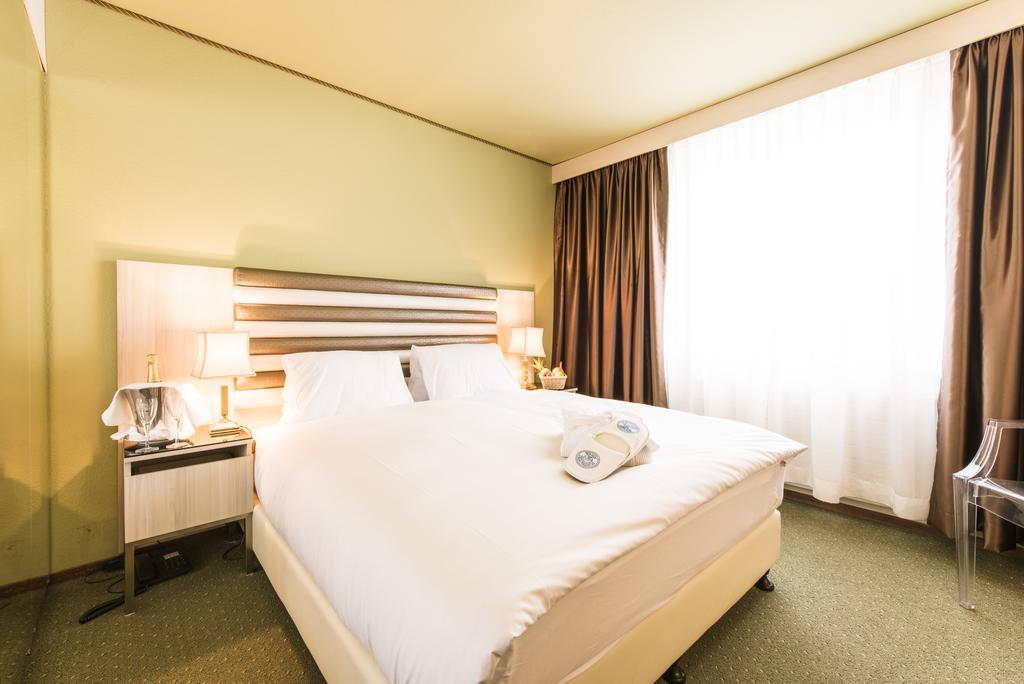 Posthotel Holiday Villa 阿罗萨 外观 照片