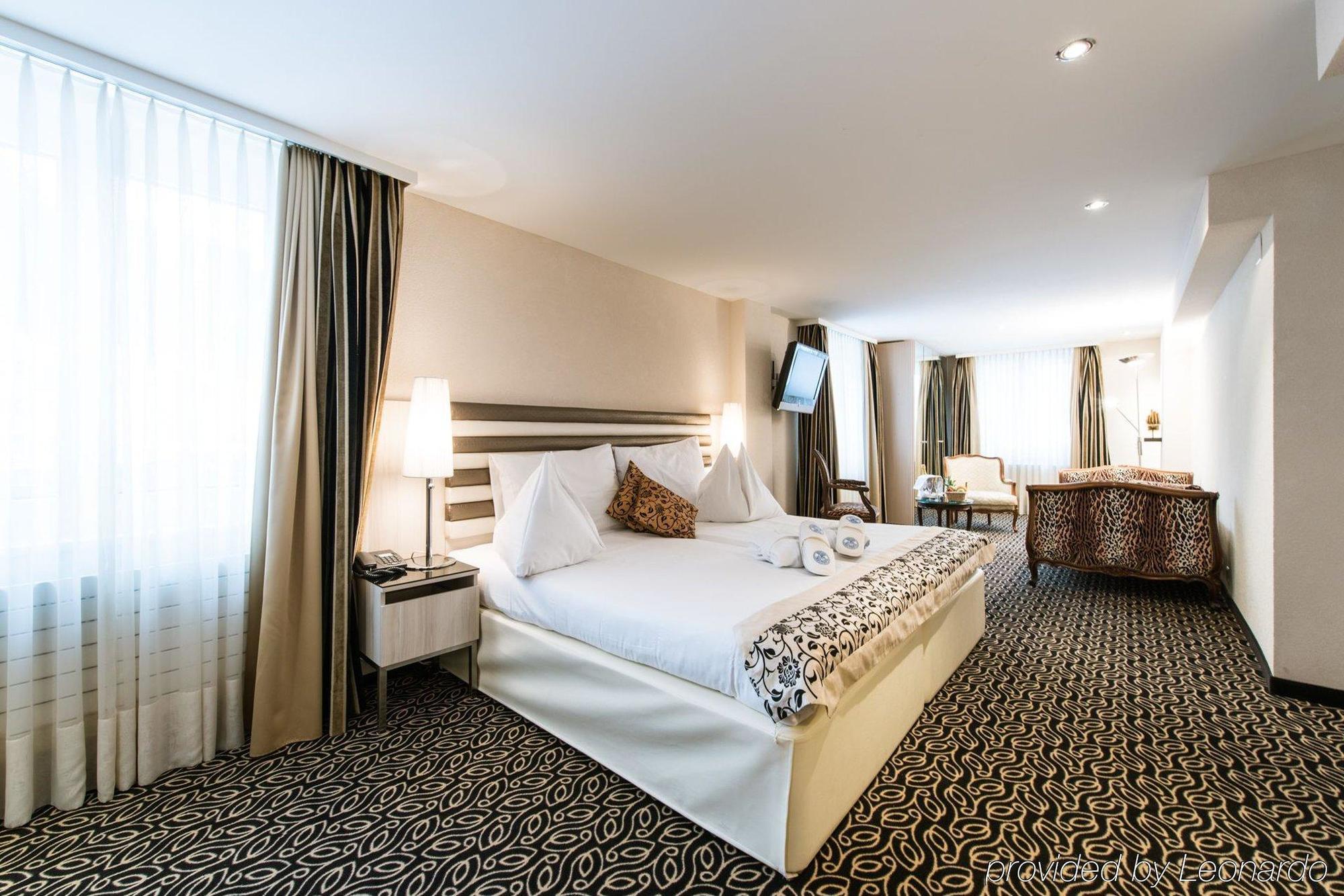 Posthotel Holiday Villa 阿罗萨 外观 照片