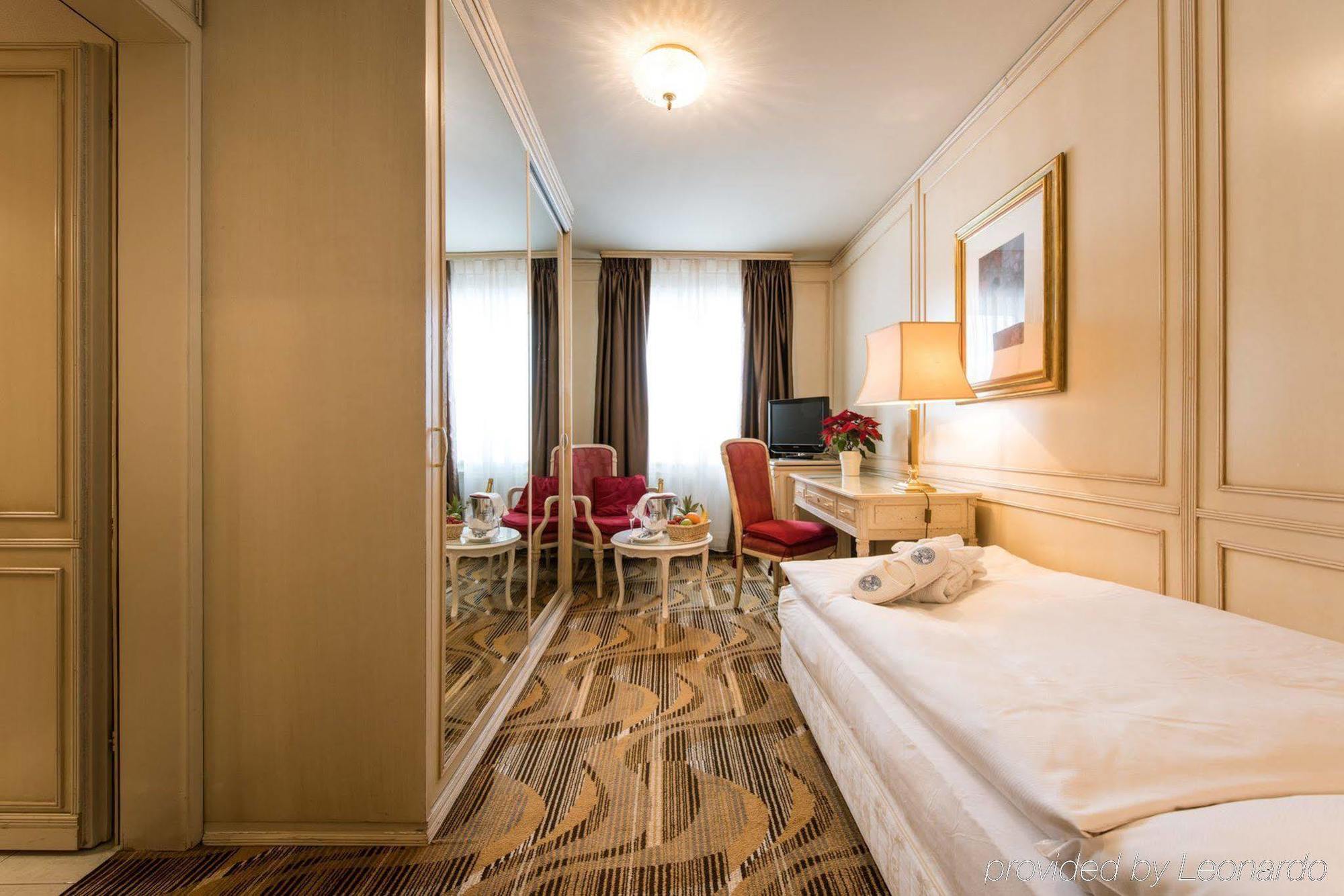Posthotel Holiday Villa 阿罗萨 外观 照片